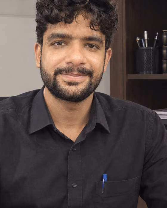 Portrait of Malik Muzaffar Ali, office clerk at Fortis Legal Partners